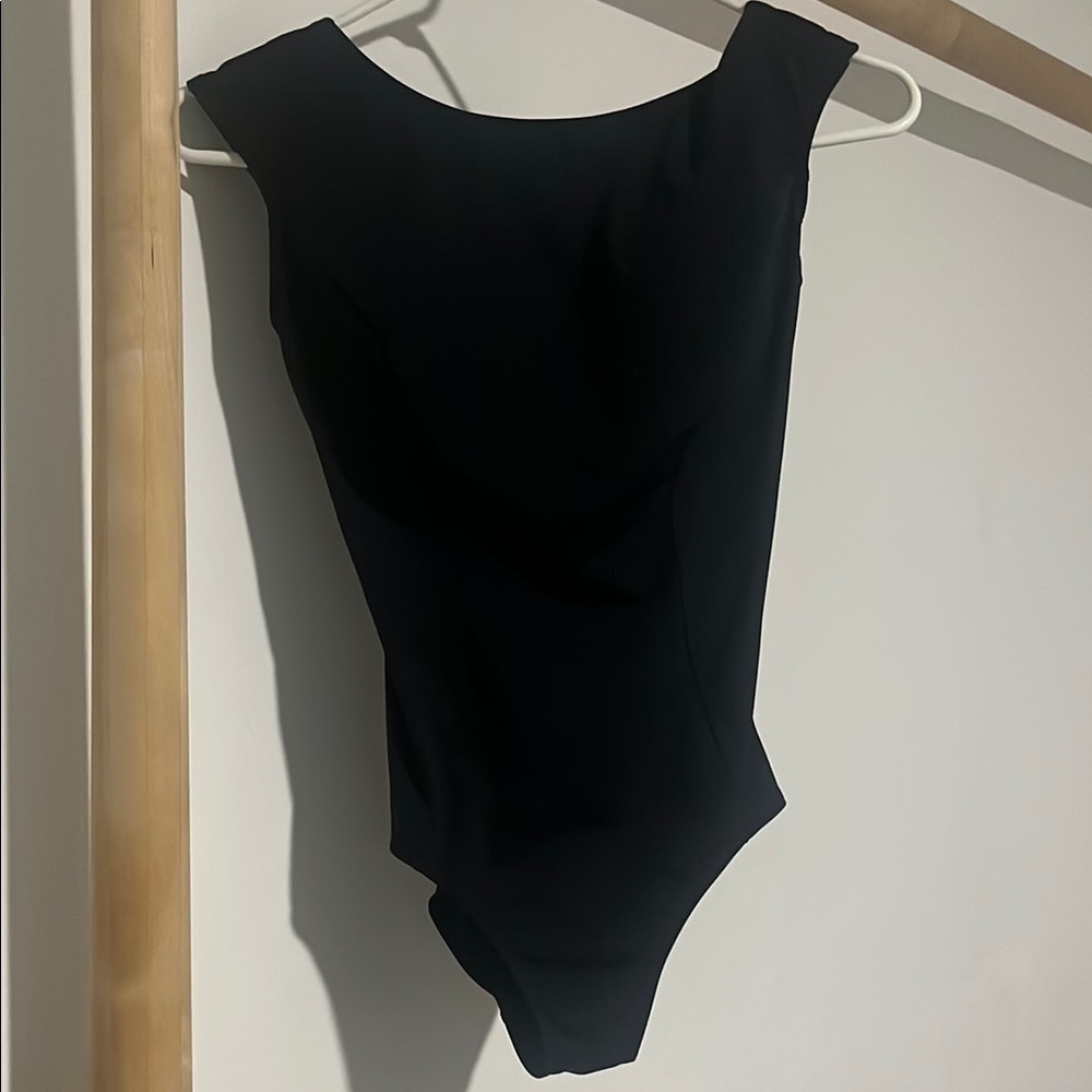 Hermoza Elegant Black One Piece Swimsuit